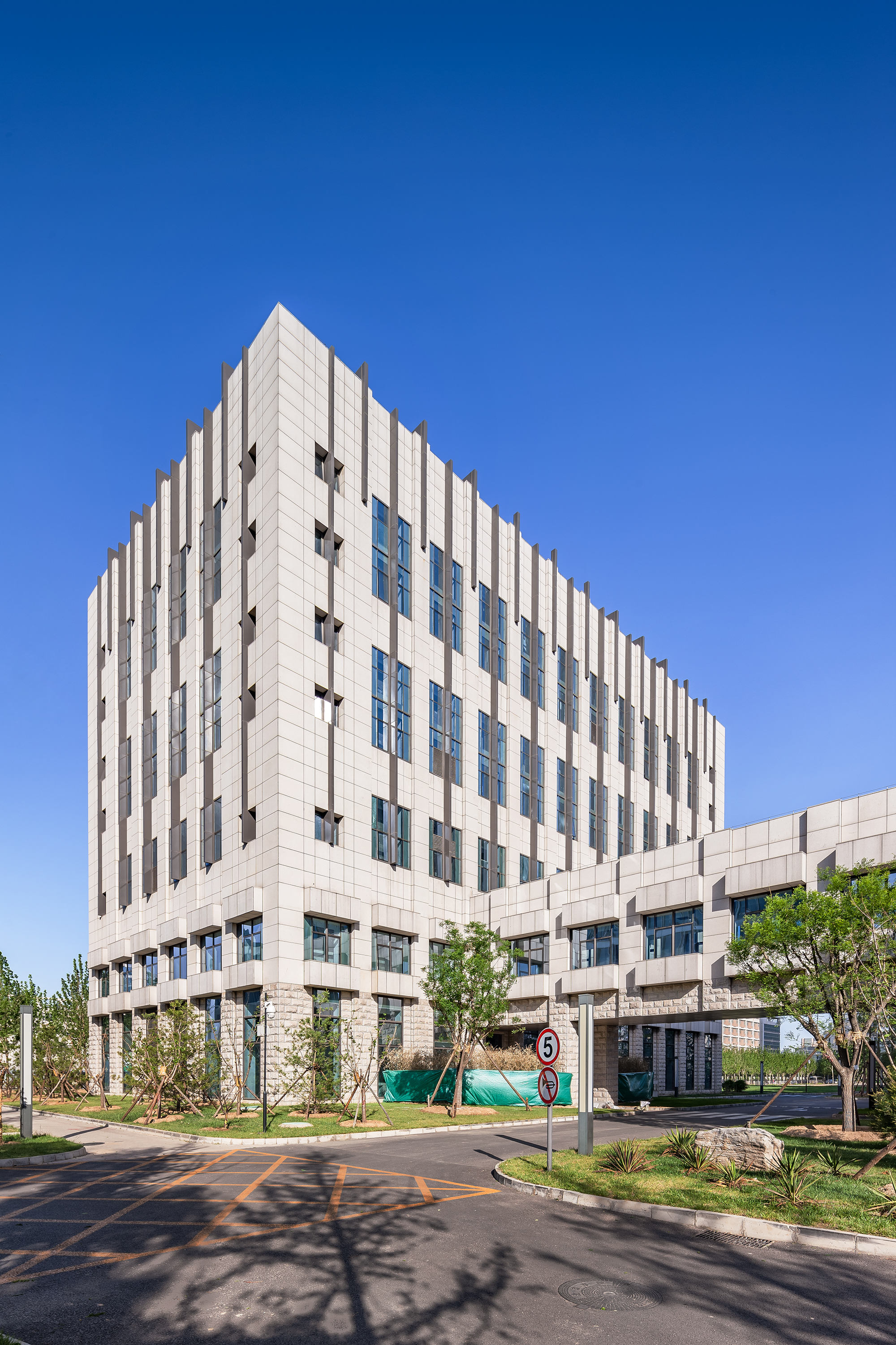 IPPRZH08090S中國檢驗(yàn)檢疫科學(xué)研究院綜合科研樓-外景01